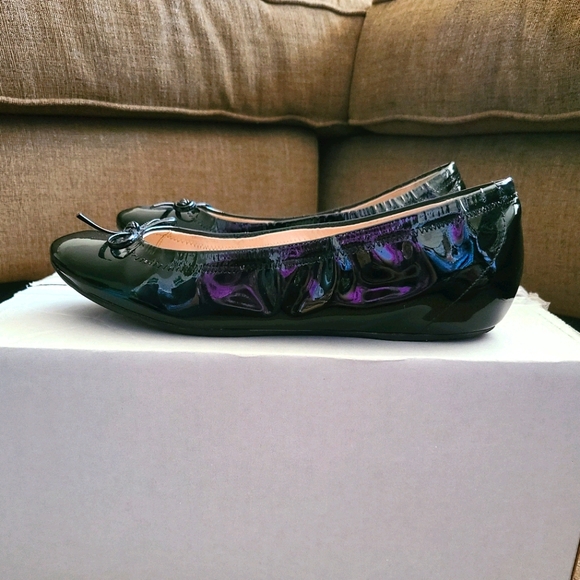 L.K. Bennett Black Flats - Picture 4 of 6